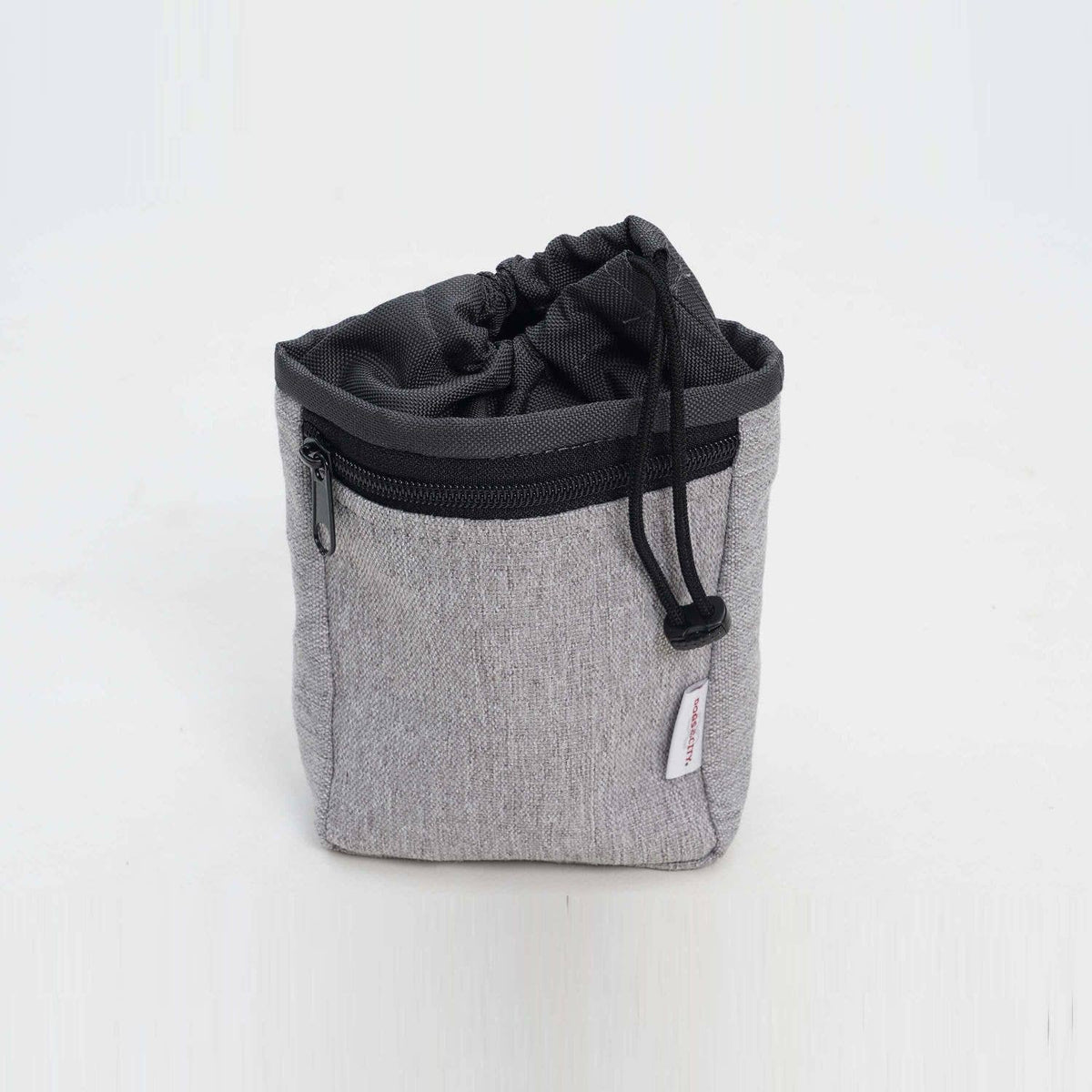 DOGS in the CITY Snackbag Loomi – grau